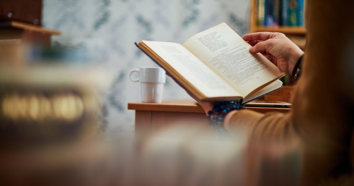 📚 Winter of Reading Book Buzz at Schoolyard Beer Garden