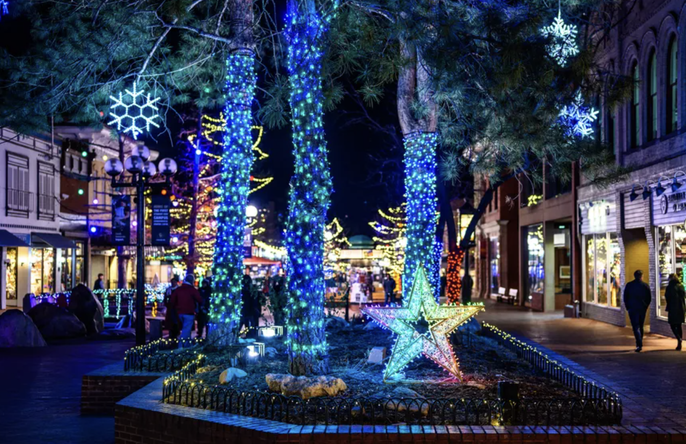 🎄 Boulder, Get Ready to Glow: Holiday Magic Hits Downtown Sunday